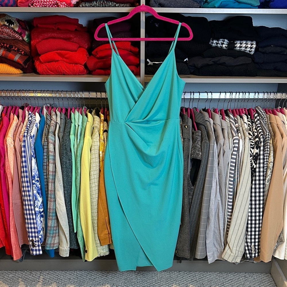 Betsy Johnson seafoam sleeveless v neck back zipper closure midi dress size 6